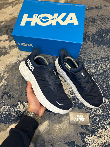 HOKA ARAHI 7 TRAINERS - UK 9