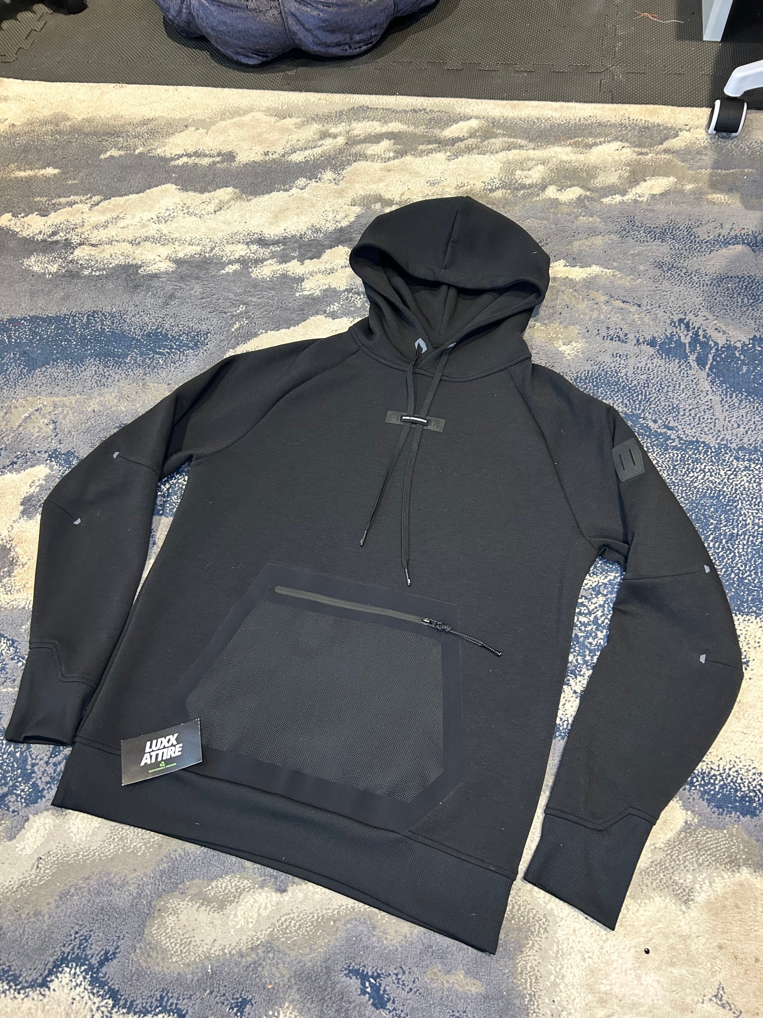 ON RUNNING HOODIE BLACK - Medium